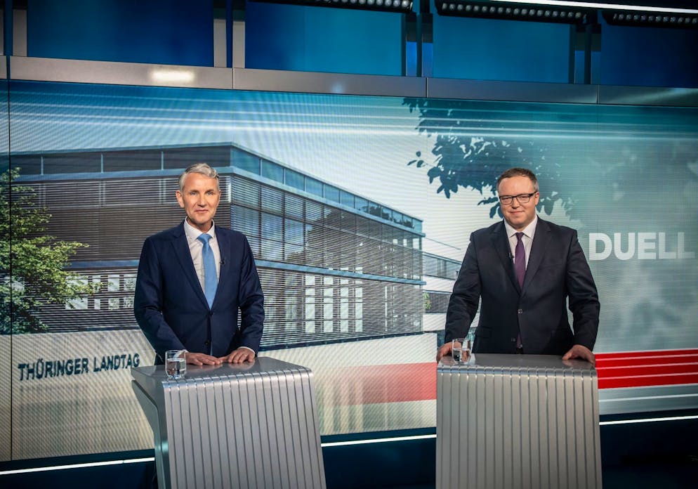 Das TV-Duell der Spitzenkandidaten für die Landtagswahl in Thüringen: Björn Höcke (AfD, l) und Mario Voigt (CDU).