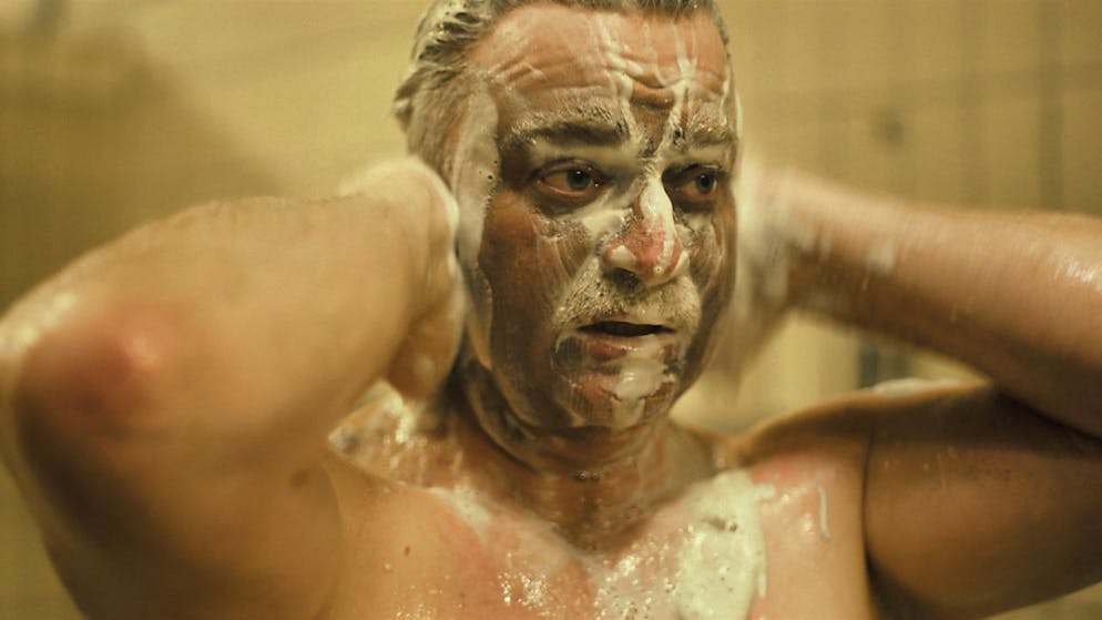 Dok «Wir waren Kumpel» über das Ende des Bergbaus und Klischees - Gallery. Kumpel Locke wäscht den Schmutz nach getaner Arbeit ab. Er ist einer der Protagonisten des Filmes "Wir waren Kumpel".