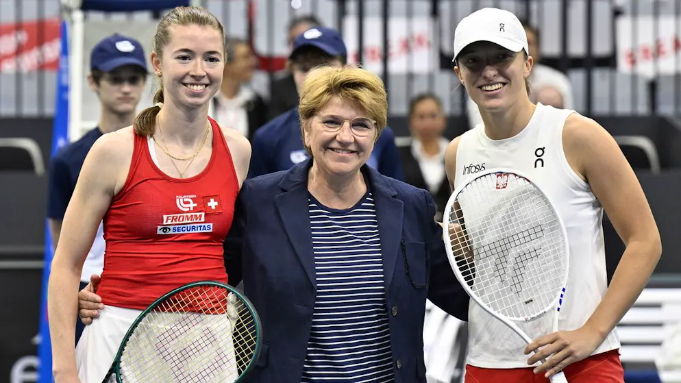 Billie Jean King Cup. Défaite logique de Simona Waltert face à Iga Swiatek