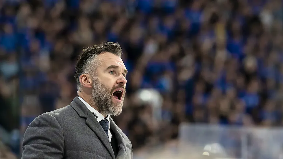 Viel Rauch, wenig Feuer beim Drachen - Gallery. Kein Mittel gefunden: Lugano im Viertelfinal (trotz Niederlage in sieben Spielen) und Lausanne schafften es besser als Fribourg-Coach Christian Dubé mit seinem Team, die Taktik anzupassen