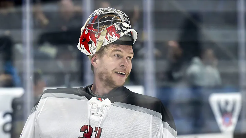 Viel Rauch, wenig Feuer beim Drachen - Gallery. Besonders bitter: Connor Hughes, die letzten drei Saisons noch bei Fribourg, avancierte in seinen ersten Playoffs zum strahlenden Helden für Lausanne