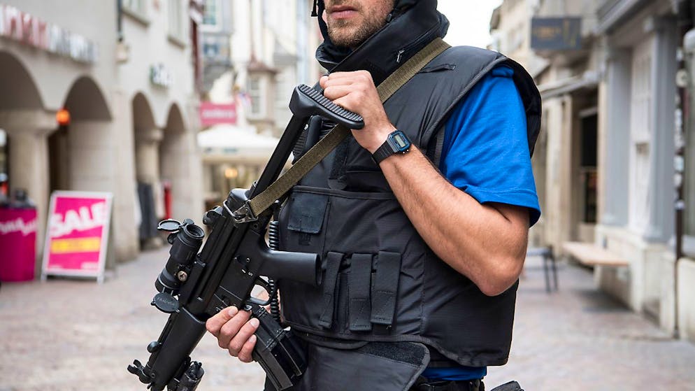 Sie sollen Anschläge in der Schweiz geplant und die Terrororganisation Islamischer Staat (IS) unterstützt haben. Darum ermitteln die Behörden, und die Bundesanwaltschaft hat ein Verfahren gegen die drei Jugendlichen eröffnet. (Archivbild)