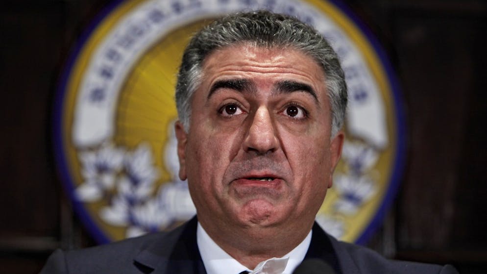 Shah's son becomes louder. A name from the past returns to Iran's crisis