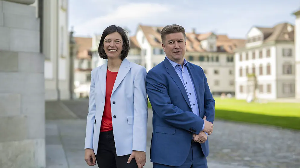 Die beiden am Sonntag neu gewählten Mitglieder der St. Galler Regierung Bettina Surber (SP) und Christof Hartmann (SVP).