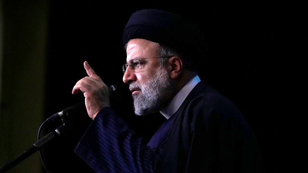 ARCHIV - Ebrahim Raisi, Präsident des Iran, hat sich nach dem Angriff auf Israel geäußert. Foto: Vahid Salemi/AP/dpa