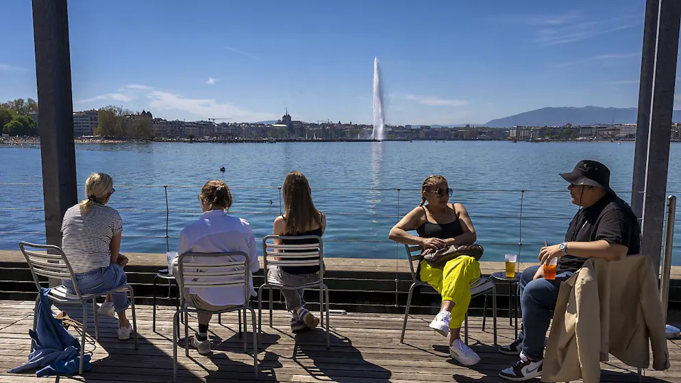 La vie est belle! Besonders in Genf bei 28 Grad und mit Blick auf den See.