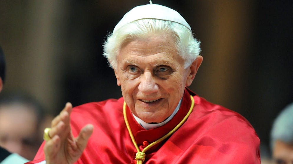 Benedikt XVI. war von 2005 bis zu seinem Amtsverzicht im Jahr 2013 Papst.