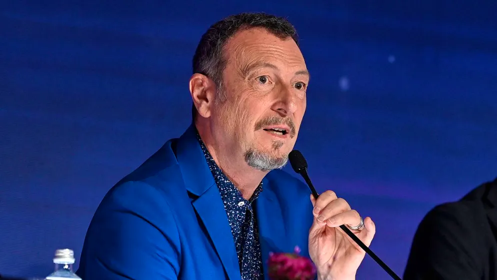 Amadeus durante la conferenza stampa di Sanremo, lo scorso febbraio.