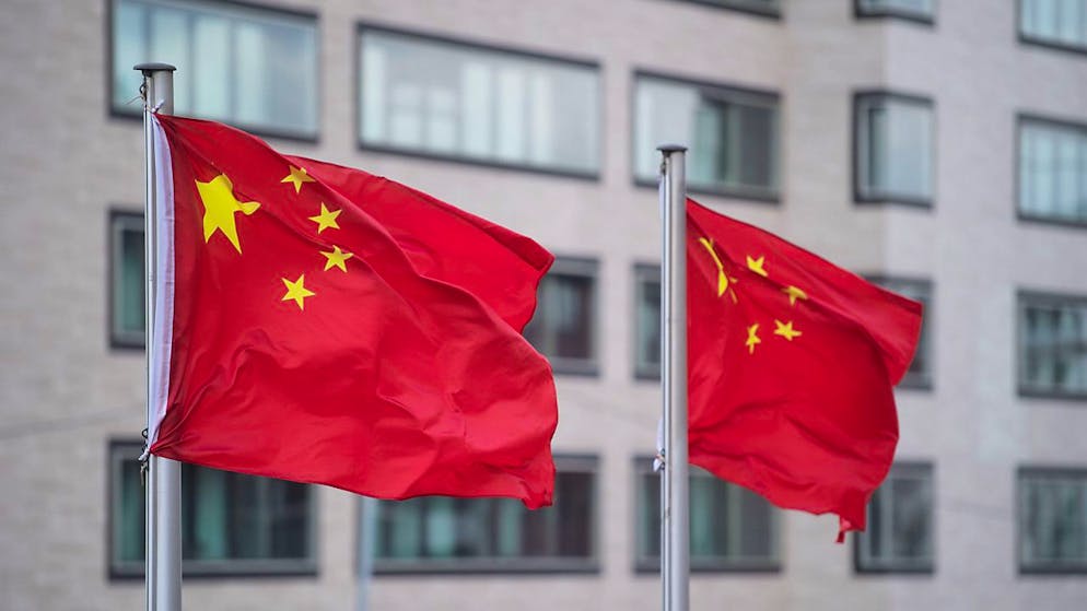 Chinas Wirtschaft ist nach offiziellen Angaben mit einem stärkeren Wachstum als erwartet ins neue Jahr gestartet. Die zweitgrösste Volkswirtschaft der Welt wuchs im ersten Quartal um 5,3 Prozent im Vergleich zu den ersten drei Monaten des Vorjahres. (Symbolbild)