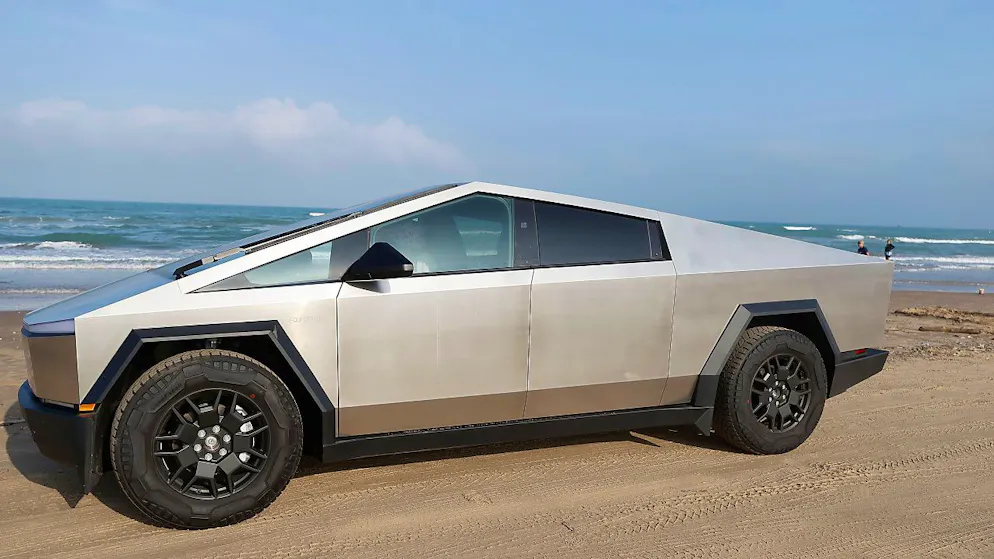 Von Elon Musk als Vehikel der Zukunft vermarktet: Teslas Elektro-Pickup Cybertruck. (Archivbild)