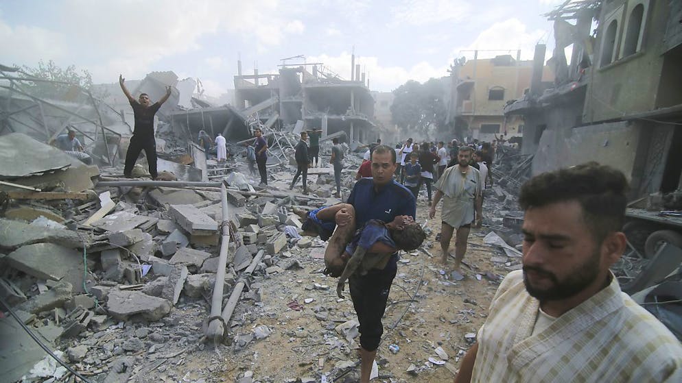 Israël menace l'Iran, pendant que l'hécatombe continue à Gaza - Gallery. L'offensive d'Israël dans la bande de Gaza assiégée et menacée de famine ne montre aucun signe de répit, avec 46 Palestiniens tués ces dernières 24 heures, selon le ministère de la Santé du Hamas.