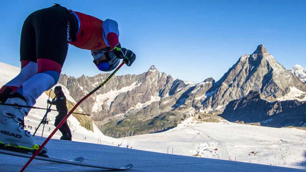 Wendy Holdener im Sommertraining auf dem Theodulgletscher in Zermatt auf 3883 Metern über Meer. (Archivbild)