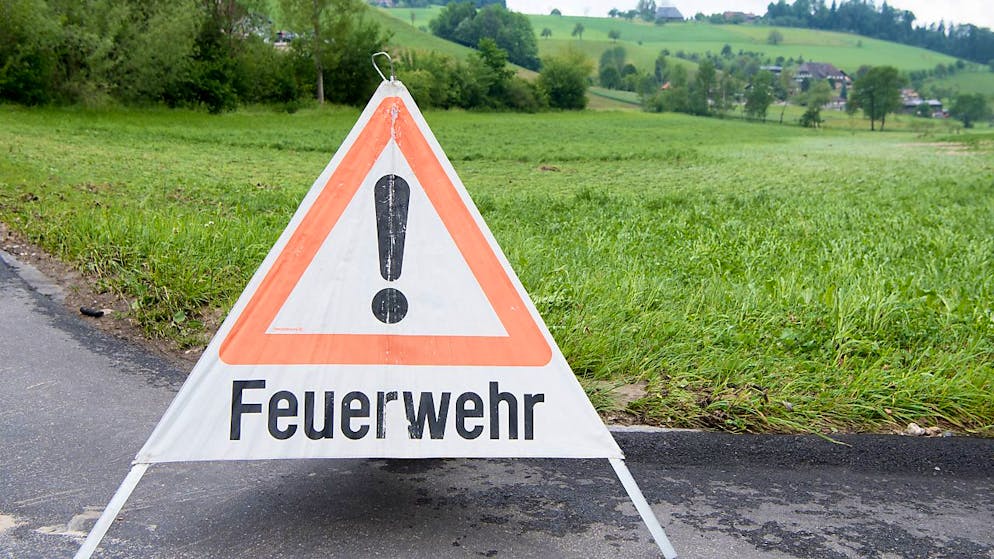 In Münsingen ist am Dienstag auf einem Balkon eines Hauses ein Feuer ausgebrochen. Die Feuerwehr konnte den Brand löschen. (Symbolbild)