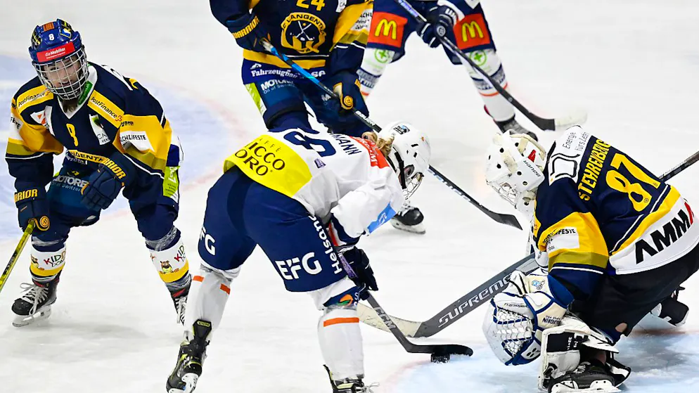 Ein Eishockey-Match in der Eishalle des Huttwiler Campus Perspektiven. (Archivbild).