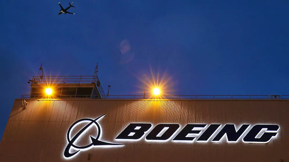 Die Qualitätskontrollen beim US-amerikanischen Flugzeugbauer Boeing werden am Mittwoch im Mittelpunkt einer Anhörung im US-Senat stehen. Im Unterausschuss für Ermittlungen soll unter anderem ein Boeing-Mitarbeiter aussagen, der nun als Whistleblower auftritt. (Archivbild)