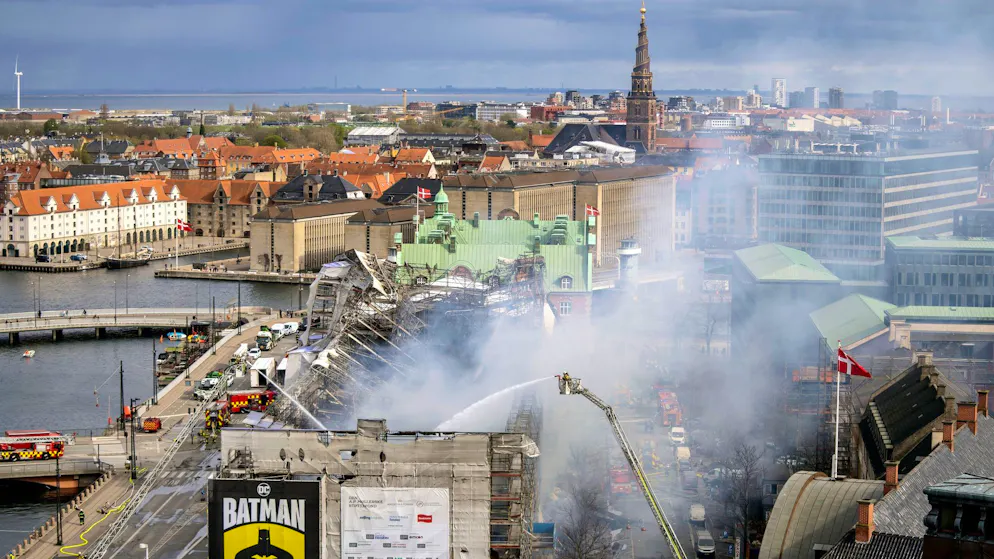 Ein Feuer brach in einem der ältesten Gebäude Kopenhagens aus.