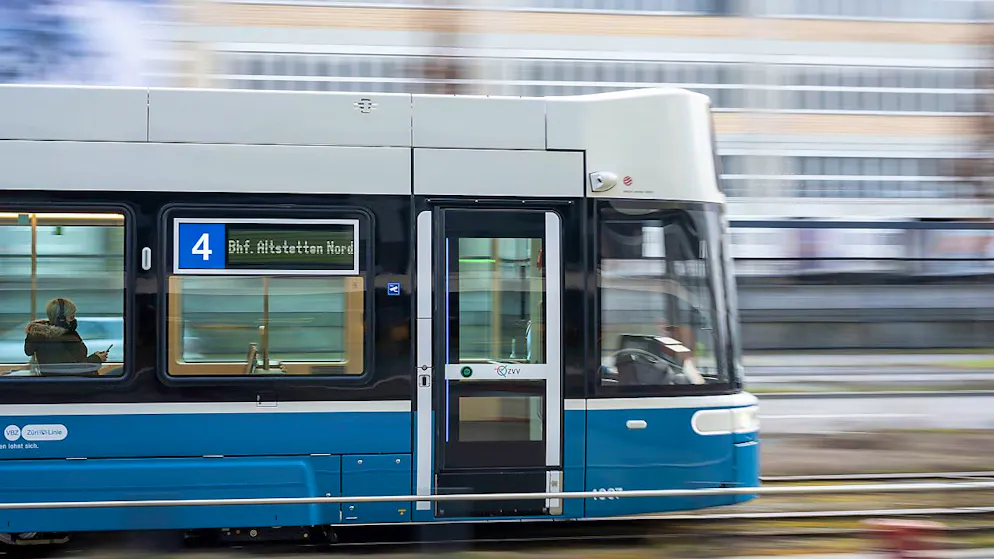 Die Verkehrsbetriebe der Stadt Zürich wollen einen Tram-Simulator anschaffen. Dieser soll für die Aus- und Weiterbildung von Trampilotinnen und -piloten genutzt werden. (Symbolbild)