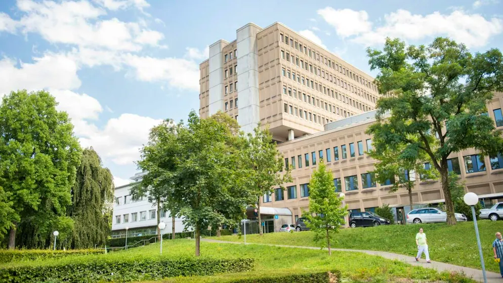Das Kantonsspital Aarau (KSA) hat für das Jahr 2023 eine schwarze Null ausgewiesen. Die KSA Gruppe fuhr jedoch ein Defizit von 3,7 Millionen Franken ein. (Archivbild)
