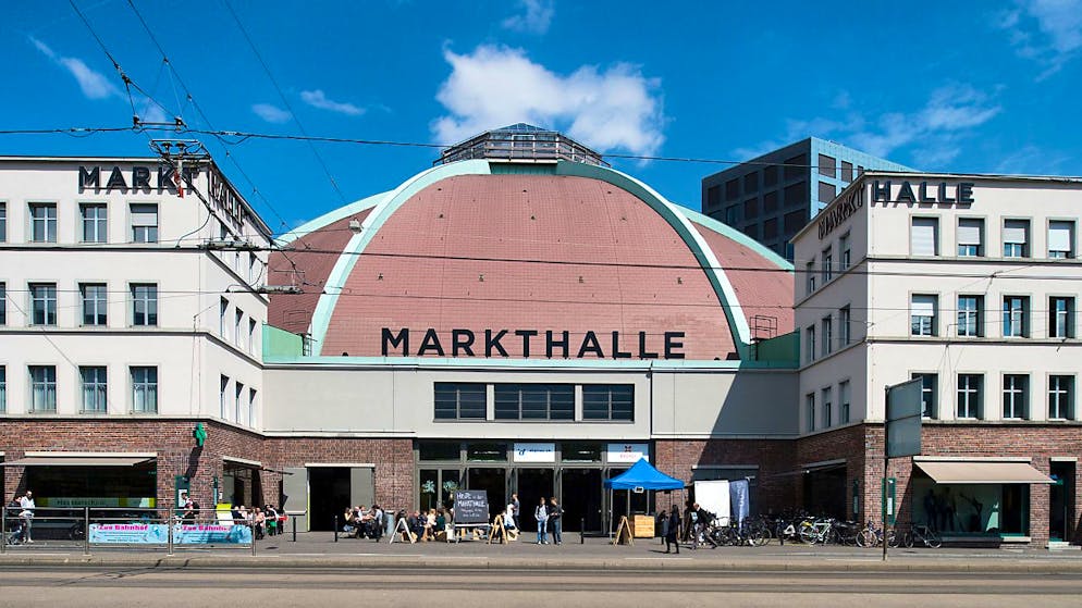 Im Bereich der Markthalle kam es zu einer Sitzkundgebung. (Symbolbild)
