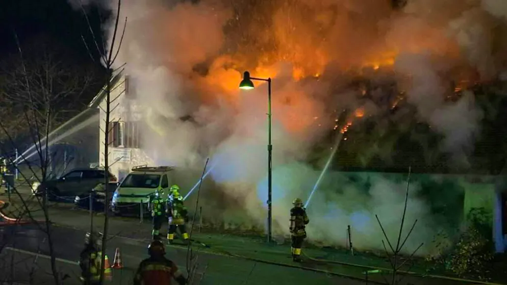 Flammen zerstörten im November die Jugendwerkstatt in Bättwil SO. Brandursache ist laut Abklärungen der Polizei ein technischer Defekt. (Archivbild)