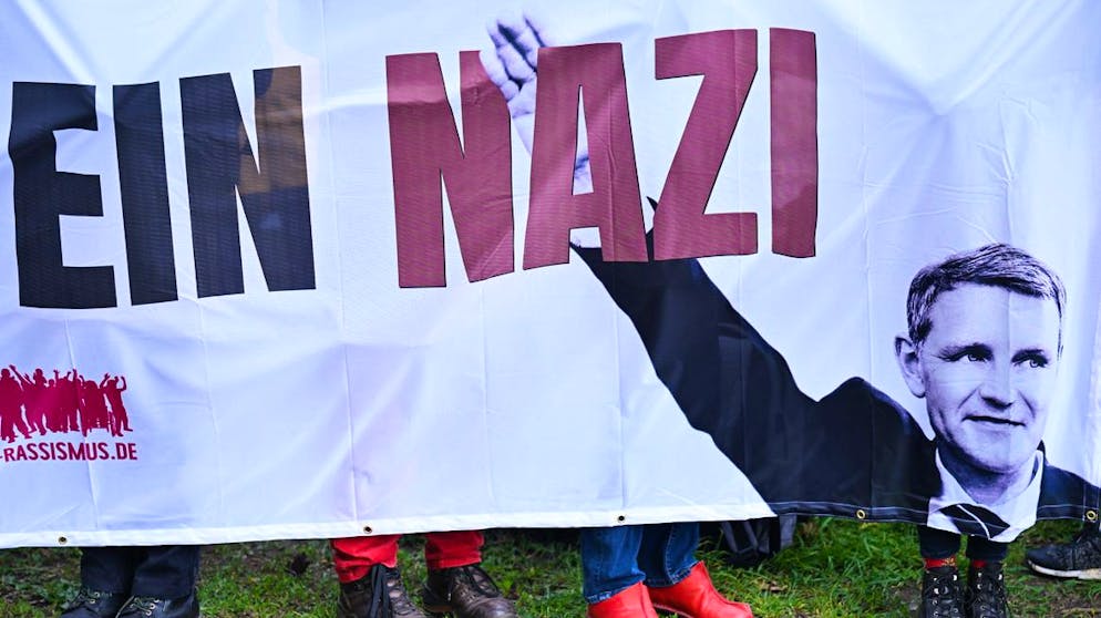 Björn Höcke, considéré comme l'homme fort de l’AfD, est jugé depuis jeudi pour avoir utilisé un slogan nazi interdit lors d'une campagne électorale.