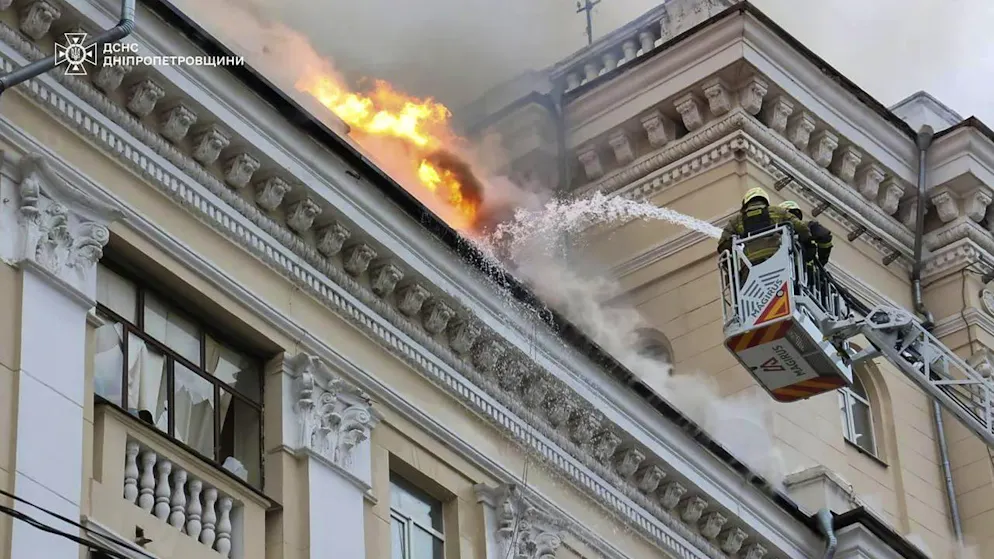 Dans la région de Dnipropetrovsk (centre-est), "plus de dix maisons ont été endommagées" et "six personnes sont mortes, dont des enfants de six et huit ans" dans le district de Synelnykové, a indiqué vendredi matin le ministre de l'Intérieur ukrainien