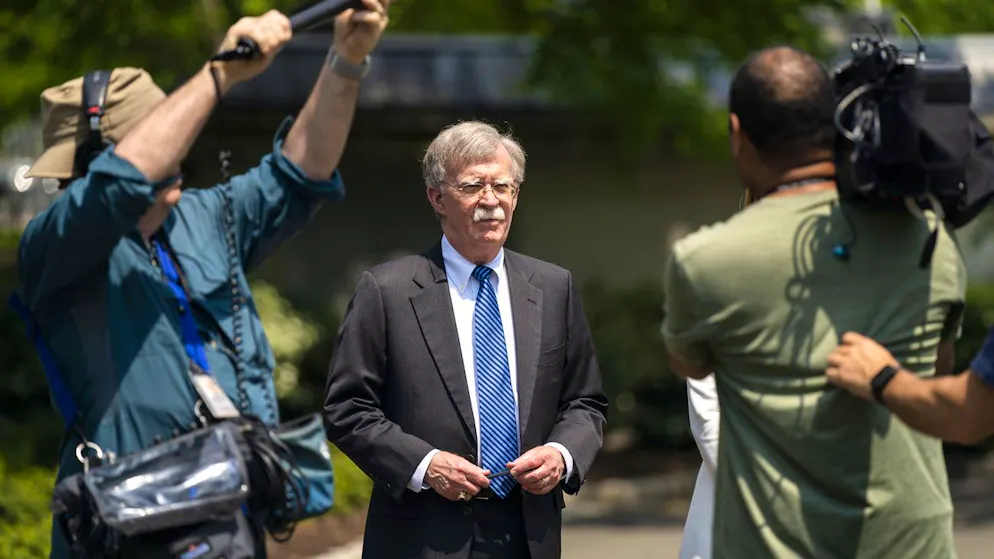John Bolton warnt in einem neuen Interview vor der Achse Moskau-Peking und ihren Sympathisanten wie dem Iran.