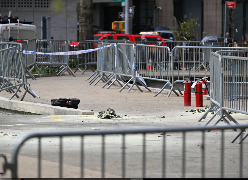 On ignore, peu après cet événement spectaculaire, l'état dans lequel se trouve cette personne et les raisons de son acte.