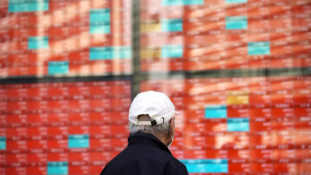 Le Nikkei, qui a perdu jusqu'à 3,5% en séance, a chuté de 2,66% à la fin des échanges à 37.068,35 points, son plus bas niveau de clôture depuis le 9 février (archives).