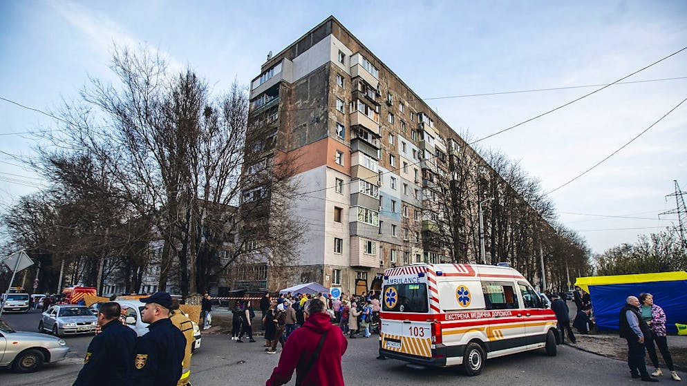 Guerra in Ucraina. Missili russi su Dnipro provoca morti e feriti. Kiev avrebbe abbattuto un bombardiere