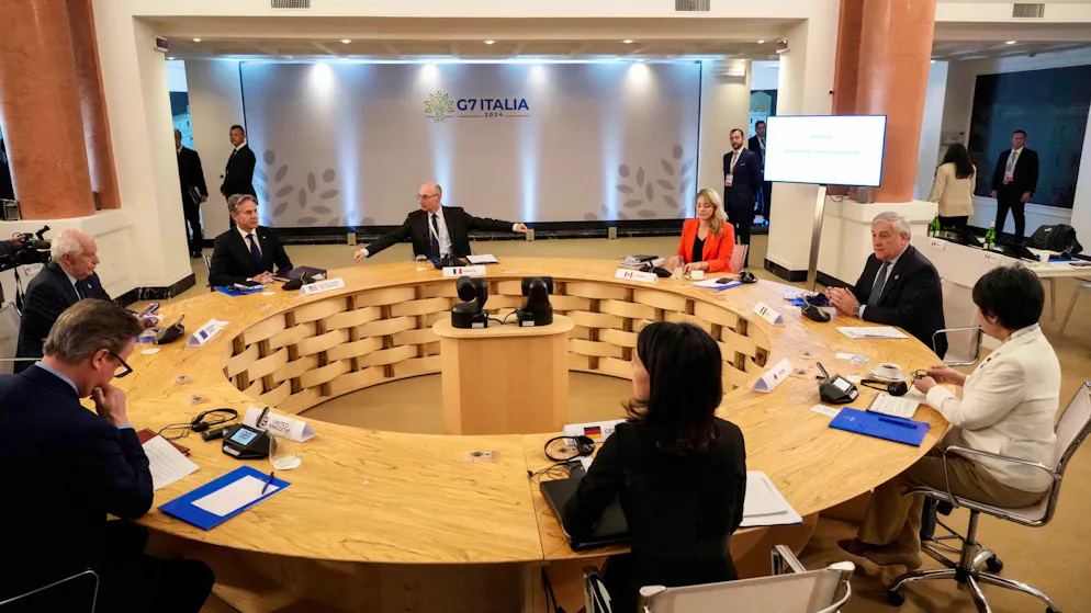 Die Aussenministerinnen und Aussenminister der G7 sowie der EU-Aussenbeauftragte bei einer Gesprächsrunde auf Capri.