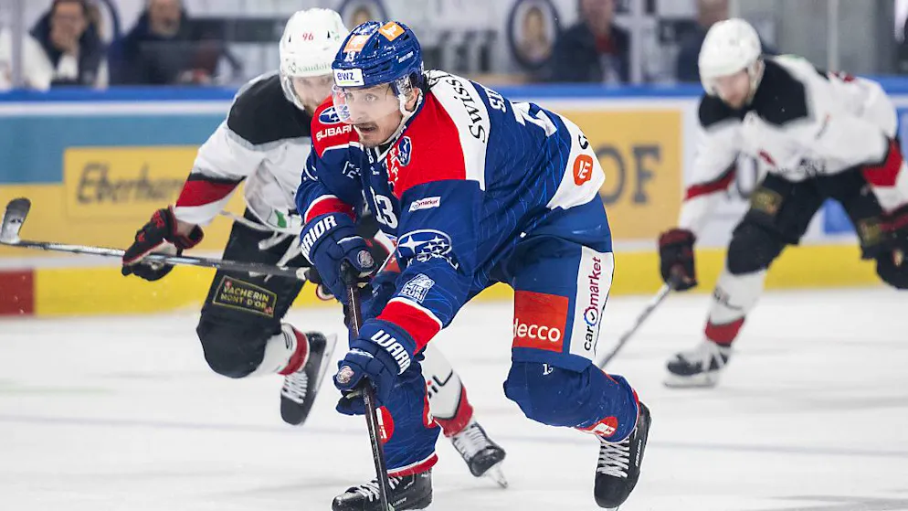 Auf und davon: Justin Sigrist enteilt der Lausanner Abwehr und schiesst kaltblütig zum siegsichernden 4:2 ein.