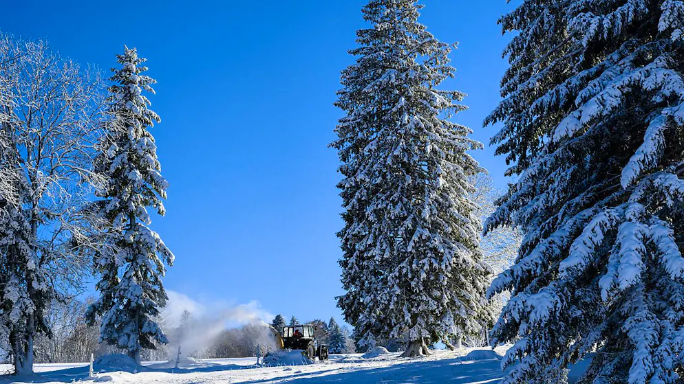 In den Bergen hat es in der Nacht auf Samstag bis zu vierzig Zentimeter Neuschnee gegeben. (Archivbild)