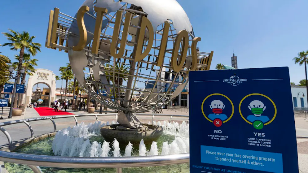 ARCHIV - Bei einem Straßenbahnunfall in den Universal Studios in Los Angeles wurden mehrere Personen verletzt. Foto: Damian Dovarganes/AP/dpa