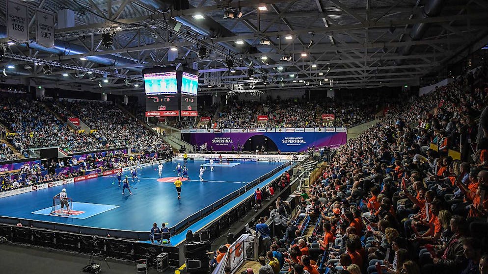Vom Klotener Schluefweg in die Freiburger BCF-Arena: Der Unihockey-Superfinal findet 2024 zum ersten Mal in der Westschweiz statt.