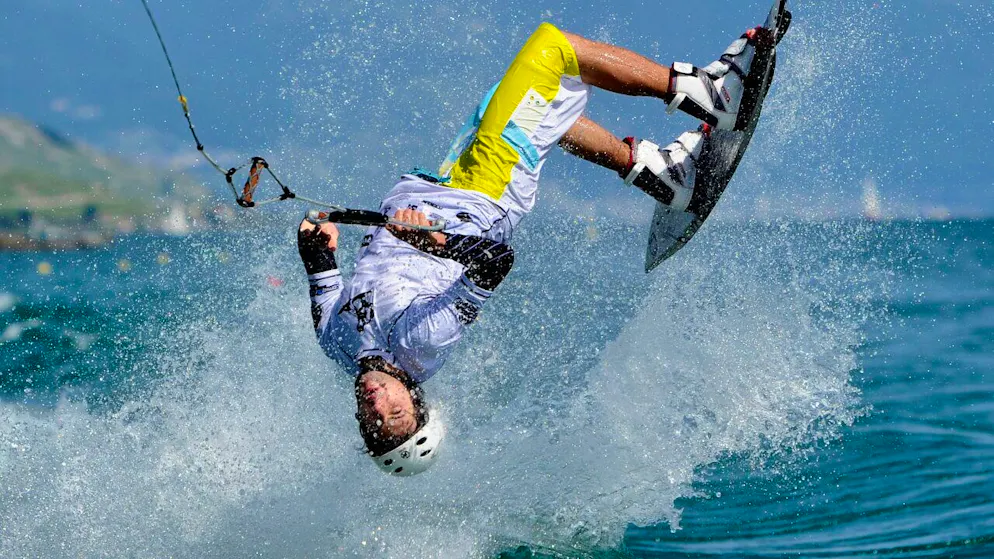 Der Zürcher Kantonsrat will Wakeboarding auf dem Zürichsee nicht weiter einschränken. Er lehnte einen Vorstoss der Grünen ab. (Archivbild)