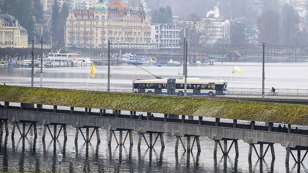 Massnahmen des Luzerner Agglomerationsprogramms sollen das Umsteigen auf den öffentlichen Verkehr fördern. (Archivbild)