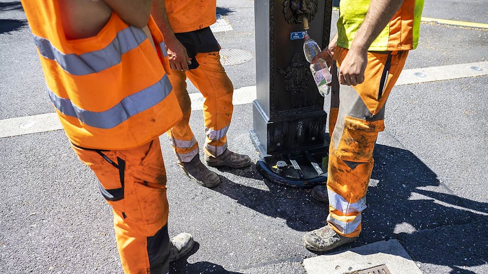 Près de 23 millions d'accidents du travail attribués à une chaleur excessive sont signalés chaque année, coûtant environ 19'000 vies par an, selon l'OIT.