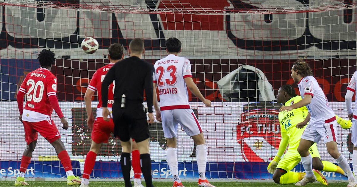 Challenge League: Thun beat Sion in the blockbuster promotion play-off and move within four points of Valais