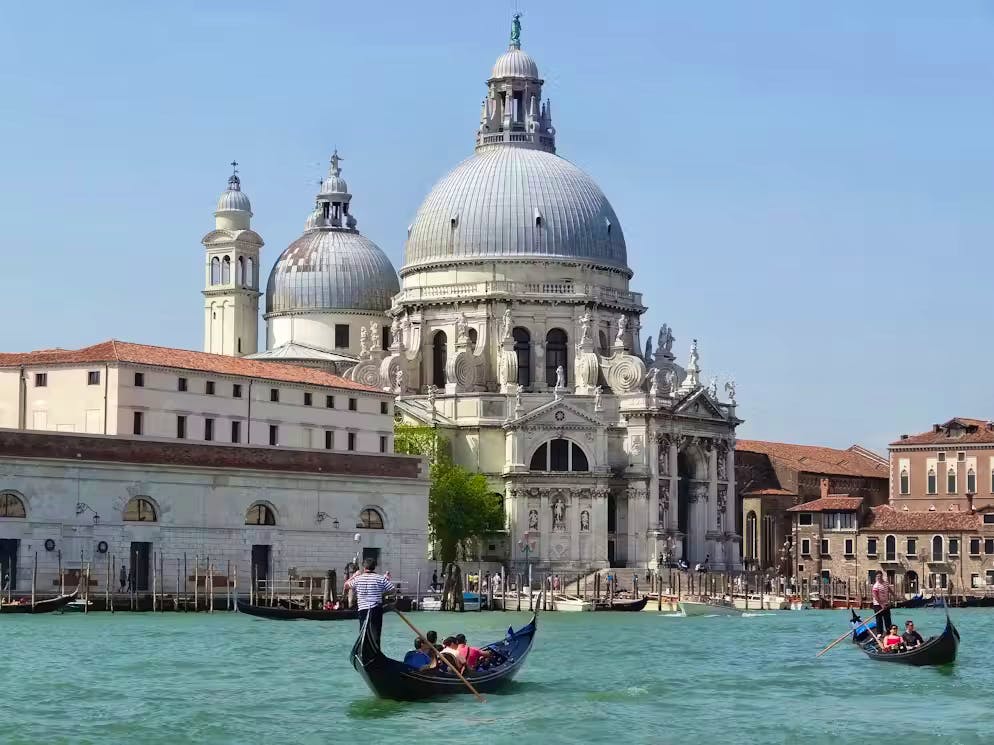 Les touristes d'un jour à Venise doivent désormais acheter des billets d'entrée pour leur visite de la ville lagunaire.