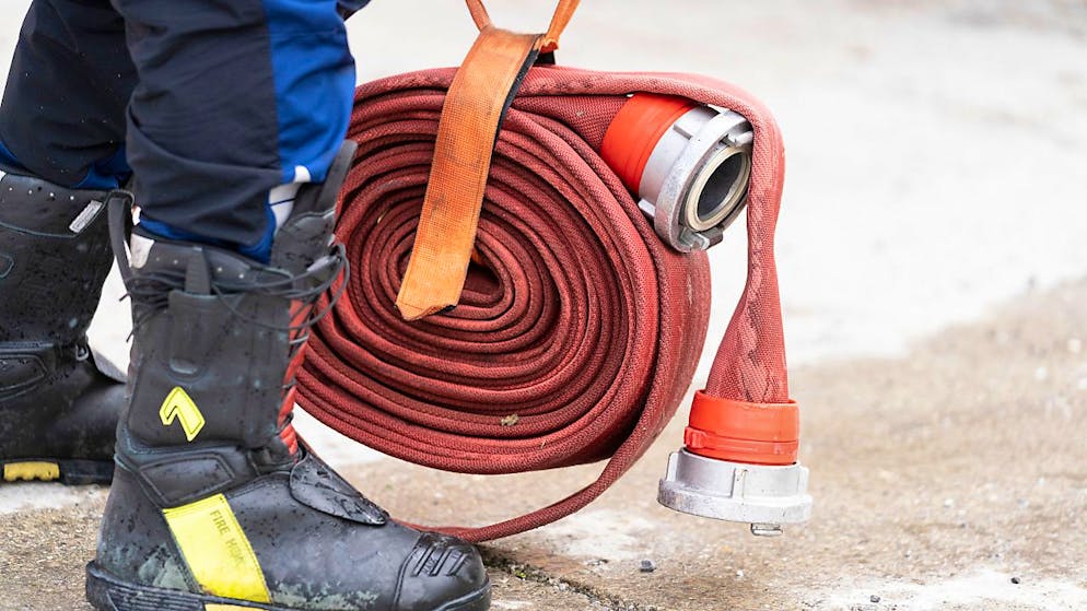 Die Feuerwehr Dietlikon ZH stand am Montagabend mit einem Grossaufgebot im Einsatz. (Themenbild)