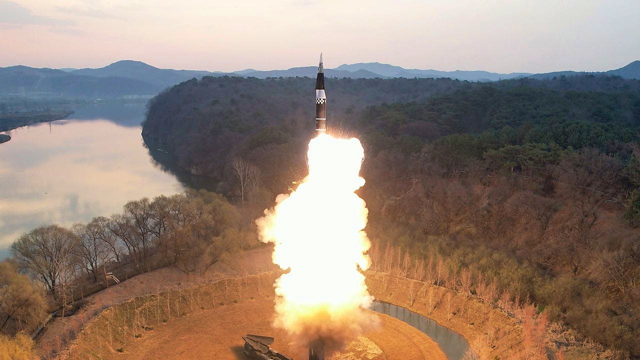 Lancio Di Missili Balistici Dalla Corea Del Nord | Blue News