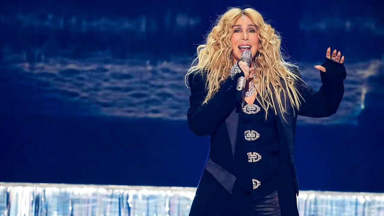Musik. Cher und Ozzy Osbourne in Rock-Ruhmeshalle aufgenommen
