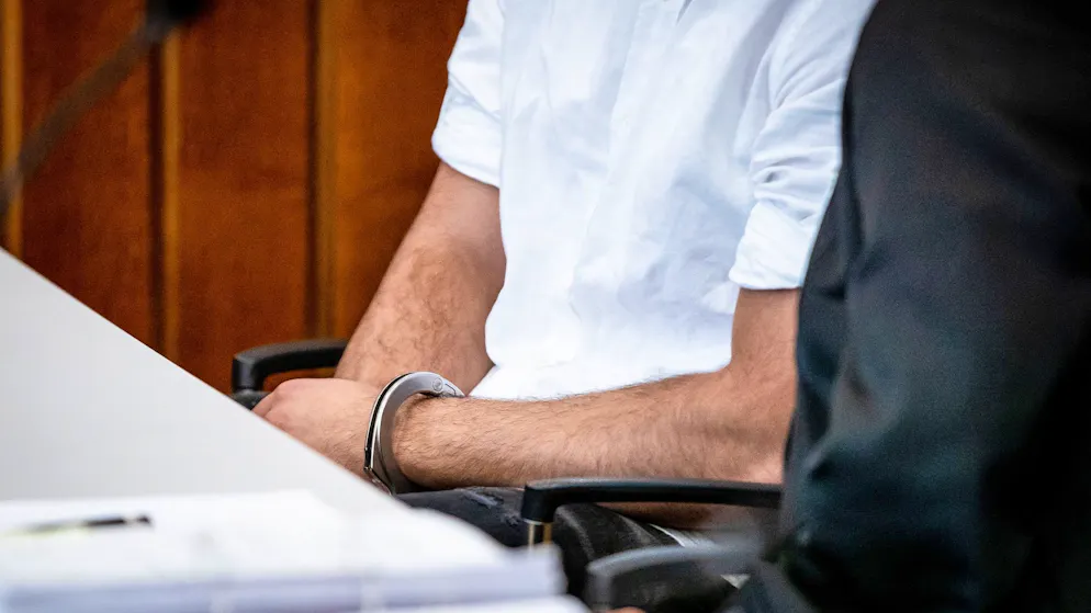 Der wegen Mordes angeklagte 21-jährige Mann muss für neun Jahre in Haft.