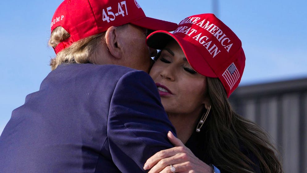 Gouverneurin ausgeschlossen. Trump-Vertraute schiesst erneut gegen Sioux – die haben jetzt genug