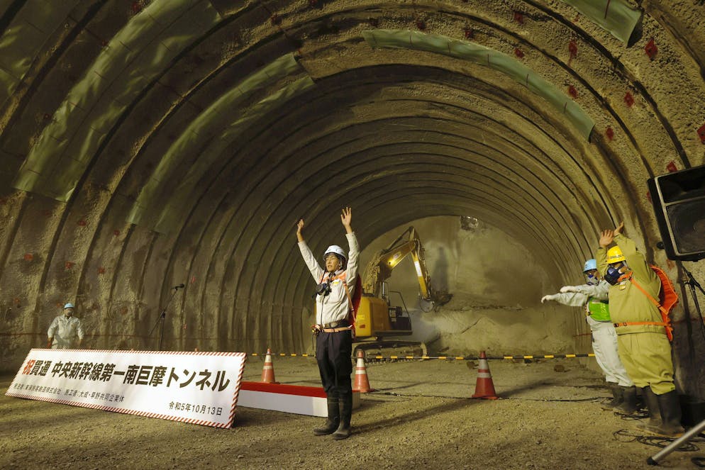 One of several tunnels at the opening, here in Fujikawa in October 2023.