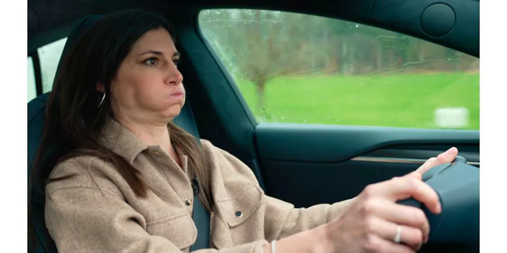 Die Beschleunigung von 0-100 km/h beeindruckt Cyndie Allemann. - 