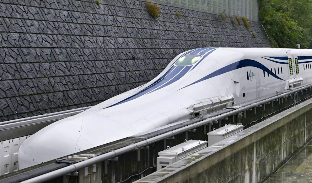 Der Chūō-Shinkansen bei einer Testfahrt 2020.