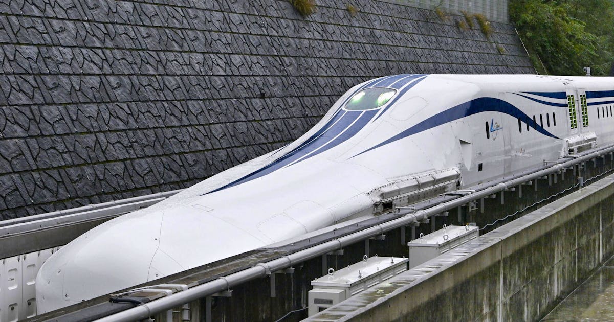 Hovering at 600 km/h: Japan's new bullet train delayed