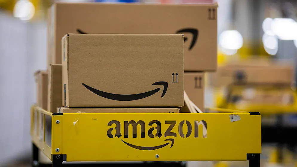 Der Handelsriese Amazon wurde in Italien von der Kartellbehörde mit zehn Millionen Euro gebüsst. Die Behörde kritisiert die im Kaufprozess integrierten Einstellungen.(Archivbild)